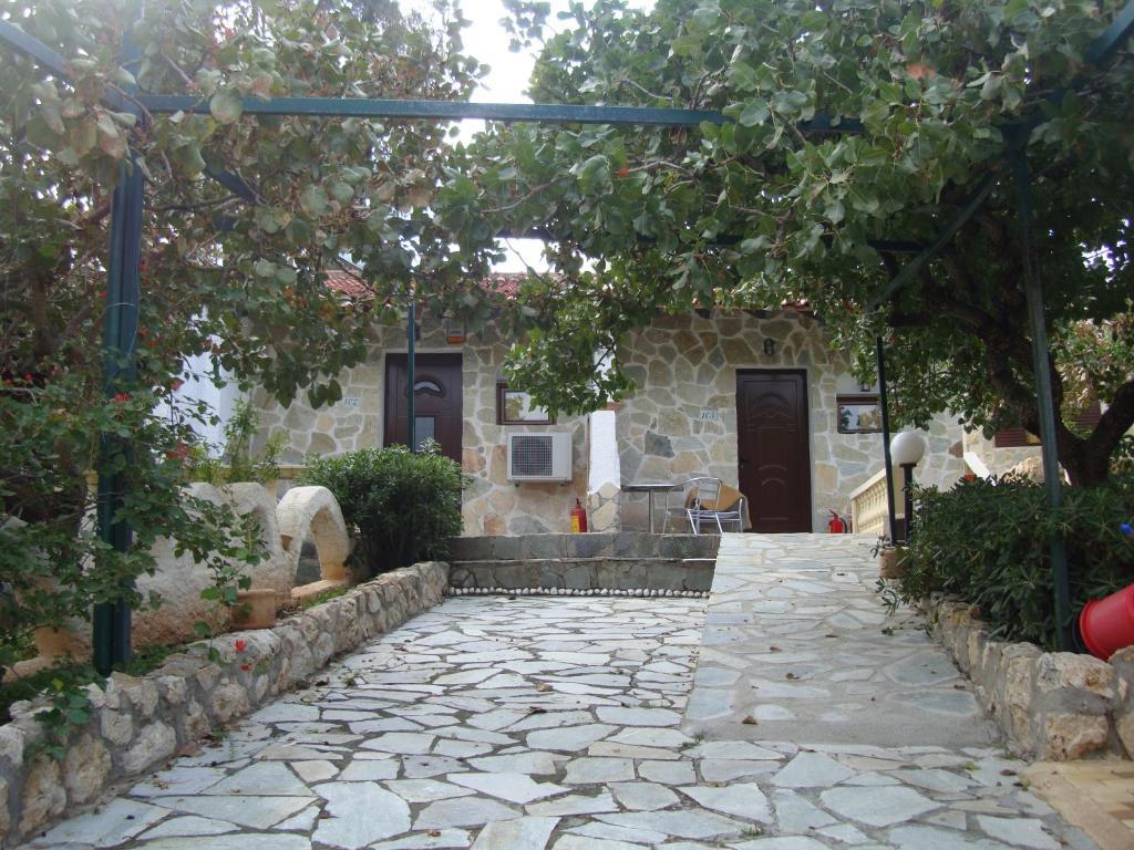 Hotel Mantas Bay Loutráki Exterior foto