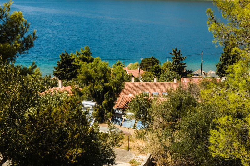 Hotel Mantas Bay Loutráki Exterior foto